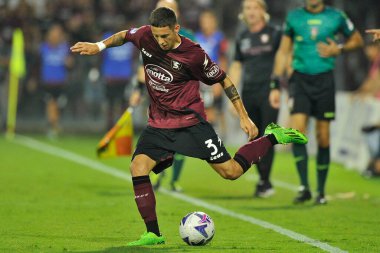 Salernitana 'nın Domagoj Bradaric oyuncusu, İtalya Serie A Ligi maçında Salernitana ile Lecce arasındaki final maçı, Salernitana 1, Lecce 2, Arechi Stadyumu' nda oynandı..