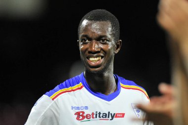 Lecce 'nin Assan Ceesay oyuncusu, İtalya Serie A Ligi maçında Salernitana ile Lecce arasındaki final maçı, Salernitana 1, Lecce 2, Arechi Stadyumu' nda oynandı..