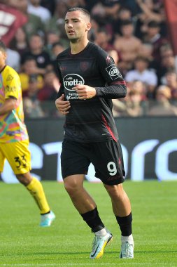 Salernitana 'dan Federico Bonazzoli, İtalya Serie A ligi maçında Salernitana - Spezia final maçı, Salernitana 1, Spezia 0, Arechi Stadyumu' nda oynandı..