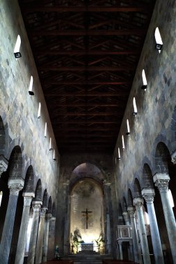1800 'lerin Caserta Vecchia şatosunun kalıntıları, Güney İtalya, 