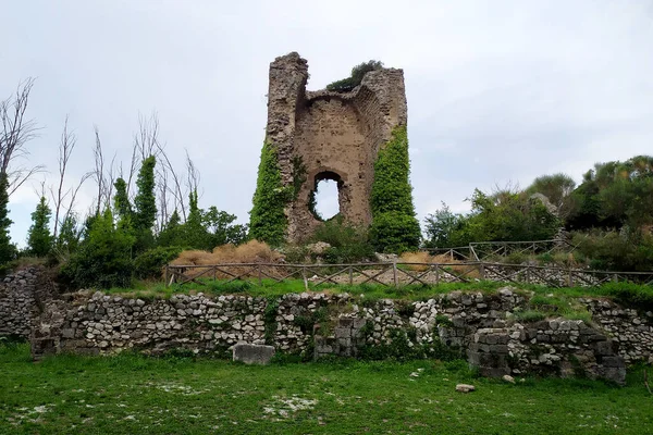 南イタリアのカゼルタ ヴェッキアの1800城の遺跡 — ストック写真