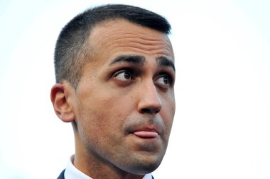 Luigi Di Maio dışişleri bakanı, Napoli 'deki Piazza Dante' de gerçekleşen belediye başkanı Gaetano Mafredi 'ye destek için seçim kampanyasının kapanışı sırasında,. 