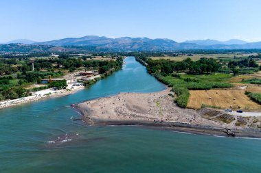 Mouth of the Garigliano river which with its 38km length separates the Lazio region from the Campania region, making it also one of the most polluted Italian rivers.