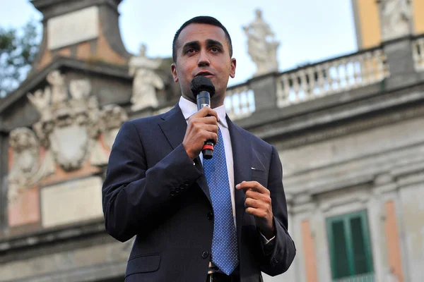 Außenminister Luigi Maio Während Des Wahlkampfes Zur Unterstützung Des Bürgermeisterkandidaten — Stockfoto
