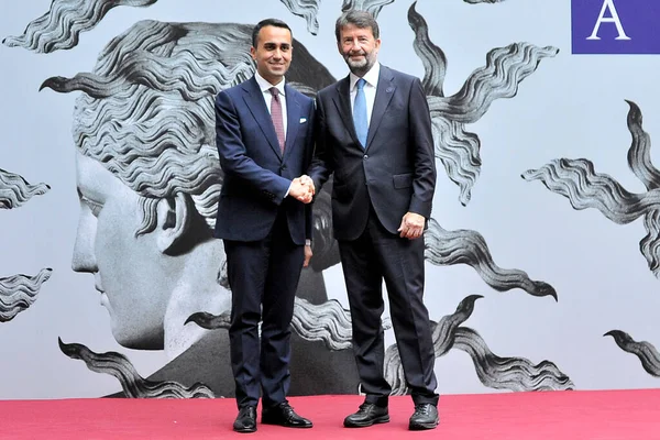 Außenminister Luigi Maio Und Italienischer Kulturminister Dario Francescini Während Der — Stockfoto