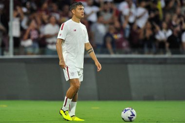 Roma 'nın Paulo Dybala oyuncusu, İtalya' nın Serie A ligi maçında Salernitana ile Romanların final maçı Salernitana 0, Roma 1, Arechi Stadyumu 'nda oynanan karşılaşma sırasında.