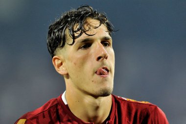 Jos Mourinho 'nun Roma teknik direktörü, Salernitana ile Romanlar arasındaki İtalya Serie A ligi final maçı olan Salernitana 0, Roma 1, Arechi Stadyumu' nda oynanan karşılaşma sırasında
