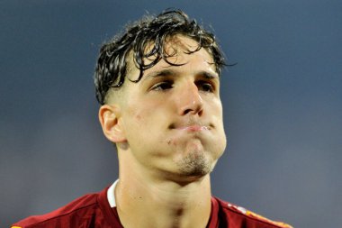 Jos Mourinho 'nun Roma teknik direktörü, Salernitana ile Romanlar arasındaki İtalya Serie A ligi final maçı olan Salernitana 0, Roma 1, Arechi Stadyumu' nda oynanan karşılaşma sırasında