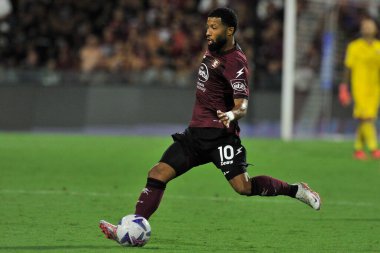 Salernitana 'lı Tonny Vilhena, İtalya Serie A Ligi finalinde Salernitana - Roma final maçı, Salernitana 0, Roma 1, Arechi Stadyumu' nda oynandı..