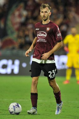 Salernitana 'nın Norbert Gyomber oyuncusu, İtalya Serie A ligi maçında Salernitana ile Roma arasındaki final maçı, Salernitana 0, Roma 1, Arechi Stadyumu' nda oynandı..