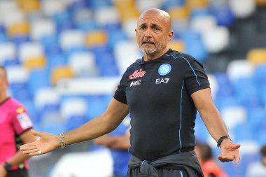 Napoli 'nin koçu Luciano Spalletti, Napoli ile Juve Stabia arasındaki dostluk maçı sonucu, Napoli 3, Juve Stabia 0, Diego Armando Maradona Stadyumu' nda oynandı..