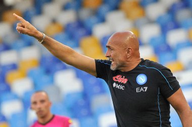 Napoli 'nin koçu Luciano Spalletti, Napoli ile Juve Stabia arasındaki dostluk maçı sonucu, Napoli 3, Juve Stabia 0, Diego Armando Maradona Stadyumu' nda oynandı..