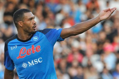 Napoli 'nin Juan Jesus oyuncusu, Napoli ile Juve Stabia arasındaki dostluk maçı sonucu, Napoli 3, Juve Stabia 0, Diego Armando Maradona Stadyumu' nda oynandı..