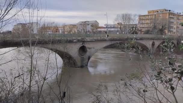 Level Volturno River Rises City Capua Heavy Rainfall Abundant Rains — Stockvideo