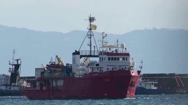 German Rescue Ship Sea Eye Arrives Port Naples 109 Migrants — Stock Video
