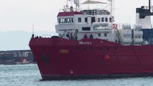 Barco Rescate Alemán Sea Eye Llega Puerto Nápoles Con 109 — Vídeo de stock