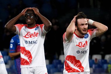 Napoli 'den Khvicha Kvaratskhelia ve Napoli' den Victor Osimhen 'in oyuncuları, Napoli - Cremonese final maçı olan Napoli - 3, Cremonese 0 arasındaki İtalya Serie A ligi maçında Diego Armando Maradona Stadyumu' nda oynandı..
