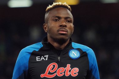 Napoli 'den Victor Osimhen, Napoli ile Eintracht Frankfurt arasındaki Uefa Şampiyonlar Ligi maçında, Napoli 3, Eintracht Frankfurt 0. Maç Diego Armando Maradona stadyumunda oynandı..