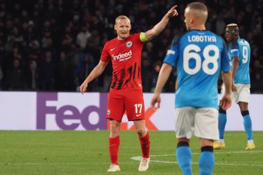 Eintracht Frankfurt oyuncusu Sebastian Rode, Napoli ile Eintracht Frankfurt arasındaki Uefa Şampiyonlar Ligi maçında, final maçı Napoli 3, Eintracht Frankfurt 0. Maç Diego Armando Maradona stadyumunda oynandı..