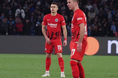 Eintracht Frankfurt 'un oyuncusu Rafael Santos Borr, Napoli ve Eintracht Frankfurt arasındaki Uefa şampiyonlar ligi maçında, son maç Napoli 3, Eintracht Frankfurt 0. Maç Diego Armando Maradona stadyumunda oynandı.