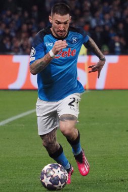 Napoli 'li Matteo Politano oyuncusu, Napoli-Eintracht Frankfurt maçında Napoli 3, Eintracht Frankfurt 0. Maç Diego Armando Maradona stadyumunda oynandı..