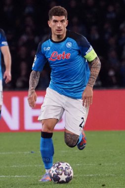 Napoli 'den Giovanni Di Lorenzo, Napoli ile Eintracht Frankfurt arasındaki Uefa Şampiyonlar Ligi maçında, Napoli 3, Eintracht Frankfurt 0. Maç Diego Armando Maradona stadyumunda oynandı..