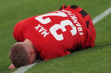Eintracht Frankfurt 'tan Filippo Max oyuncusu, Napoli ile Eintracht Frankfurt arasındaki Uefa şampiyonlar ligi maçında, final sonucu Napoli 3, Eintracht Frankfurt 0. Maç Diego Armando Maradona stadyumunda oynandı..