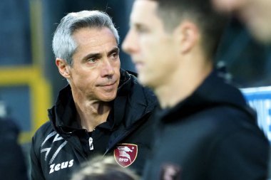 Salernitana 'nın Paulo Sousa koçu, İtalya Serie A Ligi maçında Salernitana - Bologna final maçı, Salernitana 2, Bologna 2, Arechi Stadyumu' nda oynandı..