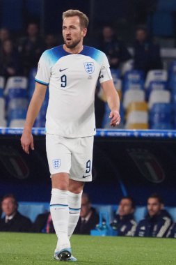 İngiltere 'nin Harry Kane oyuncusu Euro 2024 ön eleme maçında İtalya ile İngiltere arasında son maç İtalya 1, İngiltere 2. Maç Diego Armando Maradona stadyumunda oynandı..
