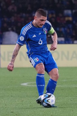 İtalyan Marco Verratti, Euro 2024 ön eleme maçında İtalya ile İngiltere arasındaki maçın son sonucu İtalya 1, İngiltere 2. Maç Diego Armando Maradona stadyumunda oynandı..