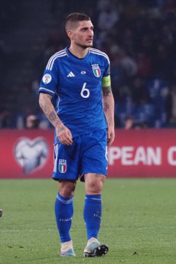 İtalyan Marco Verratti, Euro 2024 ön eleme maçında İtalya ile İngiltere arasındaki maçın son sonucu İtalya 1, İngiltere 2. Maç Diego Armando Maradona stadyumunda oynandı..