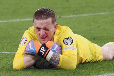 İngiltere 'nin Jordan Pickford oyuncusu Euro 2024 ön eleme maçında İtalya ile İngiltere arasında son maç İtalya 1, İngiltere 2. Maç Diego Armando Maradona stadyumunda oynandı..