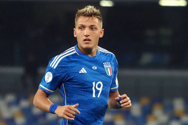 İtalya 'nın Mateo Retegui oyuncusu Euro 2024 ön eleme maçında İtalya ile İngiltere arasında, İtalya 1, İngiltere 2. Maç Diego Armando Maradona stadyumunda oynandı..