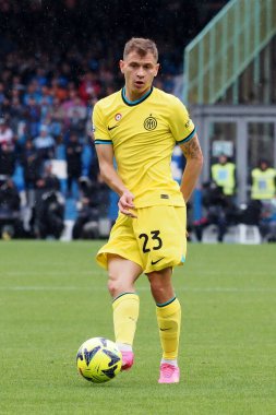 Inter 'den Nicol Barella, İtalya Serie A Ligi maçında Napoli 3, Inter 1, Diego Armando Maradona Stadyumu' nda oynandı.