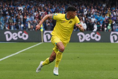 Inter 'den Raoul Bellanova, İtalya Serie A Ligi maçında Napoli - Inter final maçı, Napoli 3, Inter 1, Diego Armando Maradona stadyumunda oynandı..