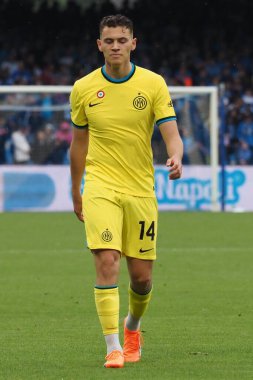 Inter takımından Kristjan Asllani, İtalya Serie A Ligi maçında Napoli - Inter final maçı, Napoli 3, Inter 1, Diego Armando Maradona stadyumunda oynandı..