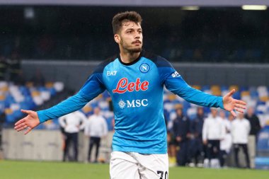 Napoli 'nin Gianluca Gaetano oyuncusu, Napoli ile Inter arasındaki İtalyan Serie A ligi maçında, 1..