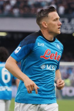 Napoli 'li Piotr Zieliski, Napoli ile Sampdoria arasındaki İtalyan Serie A ligi maçında, Napoli 2, Sampdoria 0, Diego Armando Maradona Stadyumu' nda oynandı.