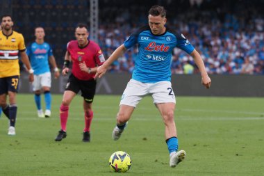 Napoli 'li Piotr Zieliski, Napoli ile Sampdoria arasındaki İtalyan Serie A ligi maçında, Napoli 2, Sampdoria 0, Diego Armando Maradona Stadyumu' nda oynandı.