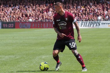 Salernitana 'nın Pasquale Mazzocchi oyuncusu, İtalya Serie A ligi maçında Salernitana ve Udinese arasındaki final maçı, Salernitana 2, Udinese 2, Arechi Stadyumu' nda oynandı..