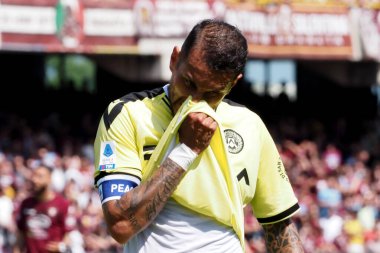 Udinese 'li Roberto Pereyra, İtalya Serie A Ligi' nde Salernitana - Udinese final maçı, Salernitana 2, Udinese 2, Arechi Stadyumu 'nda oynandı..