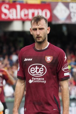 Salernitana 'nın Norbert Gymbr oyuncusu, İtalya Serie A ligi maçında Salernitana ile Fiorentina arasındaki final maçı, Salernitana 3, Fiorentina 3, Arechi Stadyumu' nda oynandı.