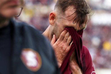 Salernitana 'nın Norbert Gymbr oyuncusu, İtalya Serie A ligi maçında Salernitana ile Fiorentina arasındaki final maçı, Salernitana 3, Fiorentina 3, Arechi Stadyumu' nda oynandı.