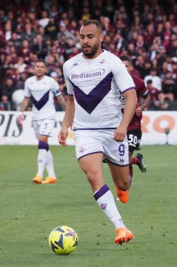 Fiorentina 'lı Arthur Cabral, İtalya Serie A Ligi maçında Salernitana - Fiorentina final maçı, Salernitana 3, Fiorentina 3, Arechi Stadyumu' nda oynandı..