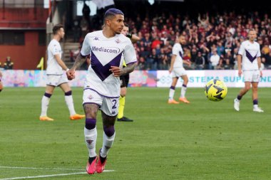 Fiorentina Dod oyuncusu olarak bilinen Domilson Cordeiro dos Santos, İtalya Serie A Ligi maçında Salernitana ile Fiorentina arasındaki final maçı, Salernitana 3, Fiorentina 3, Arechi Stadyumu 'nda oynandı.