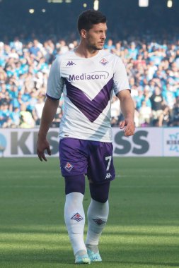 Fiorentina 'lı Luka Jovi, Napoli-Fiorentina maçının final maçı sırasında Diego Armando Maradona Stadyumu' nda oynanan Napoli 1, Fiorentina 0 karşılaşmasında mücadele etti.