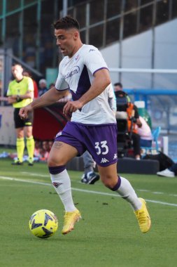 Fiorentina 'lı Riccardo Sottil, Napoli-Fiorentina maçının final maçı sırasında Diego Armando Maradona Stadyumu' nda oynandı..