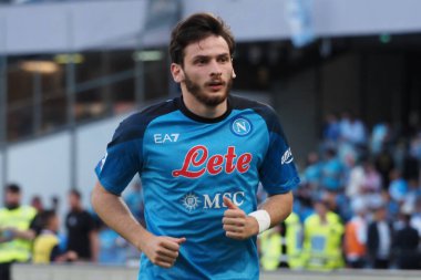 Napoli 'nin Khvicha Kvaratskhelia oyuncusu, Napoli ile Fiorentina arasındaki İtalya Serie A ligi final maçı sırasında, Napoli 1, Fiorentina 0, Diego Armando Maradona Stadyumu' nda oynandı..