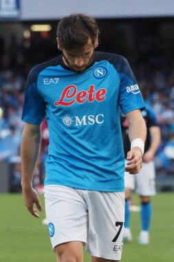 Napoli 'nin Khvicha Kvaratskhelia oyuncusu, Napoli ile Fiorentina arasındaki İtalya Serie A ligi final maçı sırasında, Napoli 1, Fiorentina 0, Diego Armando Maradona Stadyumu' nda oynandı..
