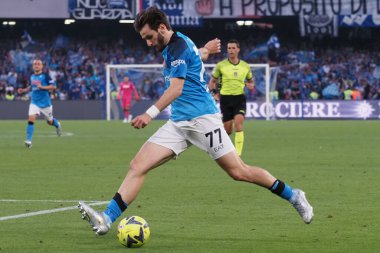 Napoli 'nin Khvicha Kvaratskhelia oyuncusu, Napoli ile Fiorentina arasındaki İtalya Serie A ligi final maçı sırasında, Napoli 1, Fiorentina 0, Diego Armando Maradona Stadyumu' nda oynandı..